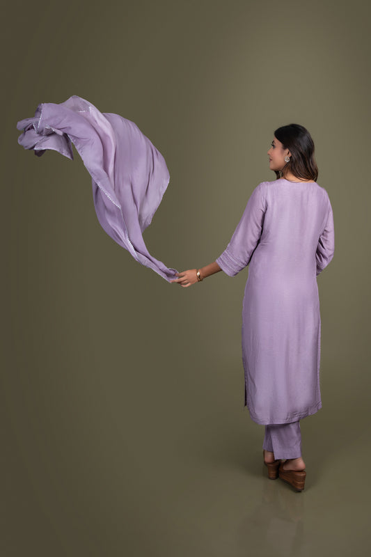 Lilac embroidered kurta pant set with shaded dupatta